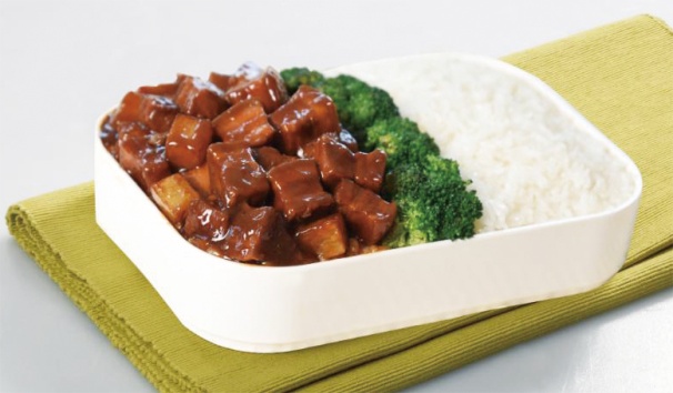 <b>200ｇ土豆红烧肉</b>