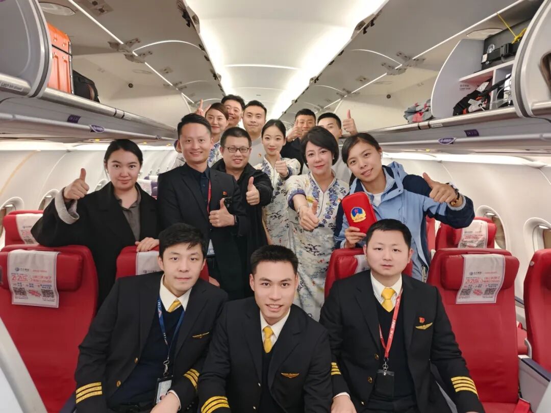 <b>西部因你而精彩｜西部航空用专业与温情书写民</b>